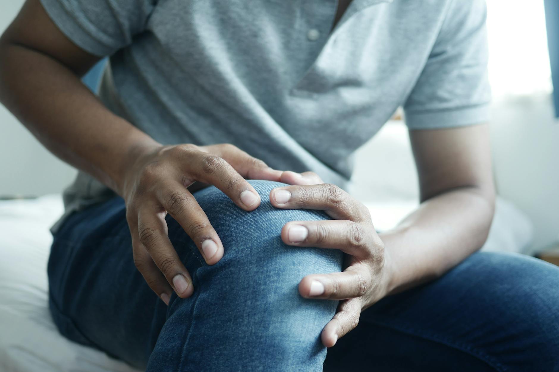Bursitis Lutut — Punca, Rawatan & Senaman Pemulihan di Klinik Vista Durian Tunggal, Melaka
